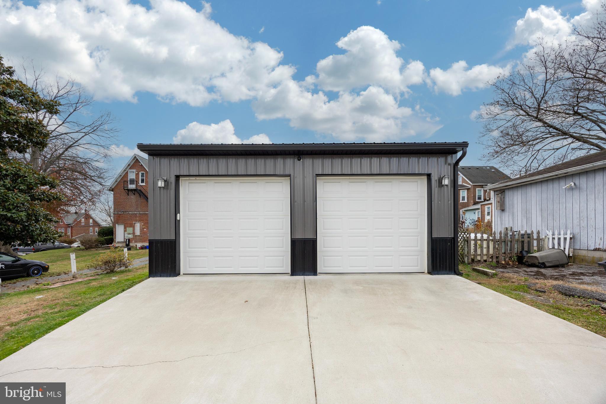 313 Chestnut Street Spring City, PA 19475 - Photo 6 of 38 a front view of a house with a yard