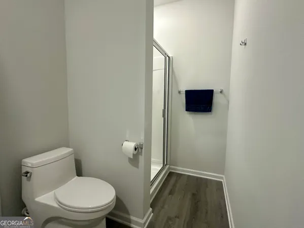 a bathroom with a toilet