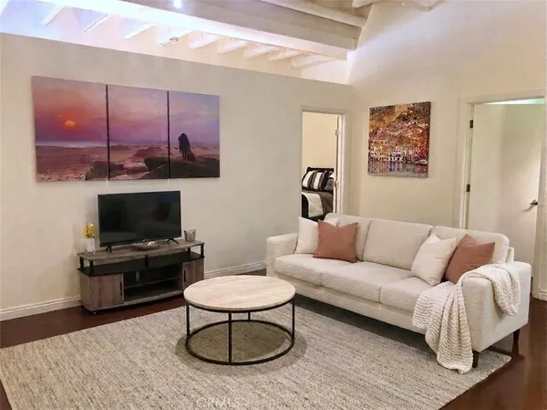 $2,000 | 312 West 5th Street, Unit 410, Los Angeles, CA 90013