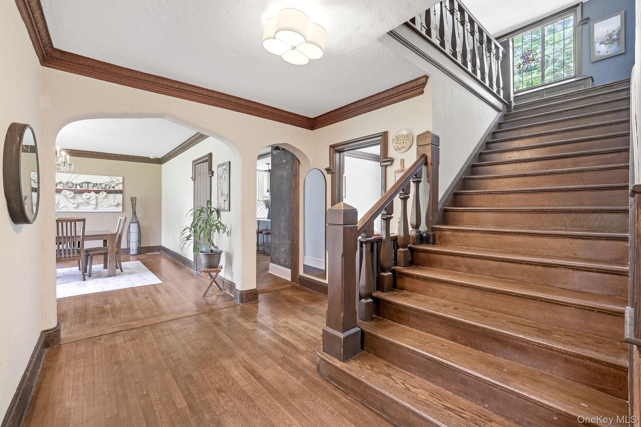 14 Overhill Road New Rochelle, NY 10804 - Photo 5 of 54