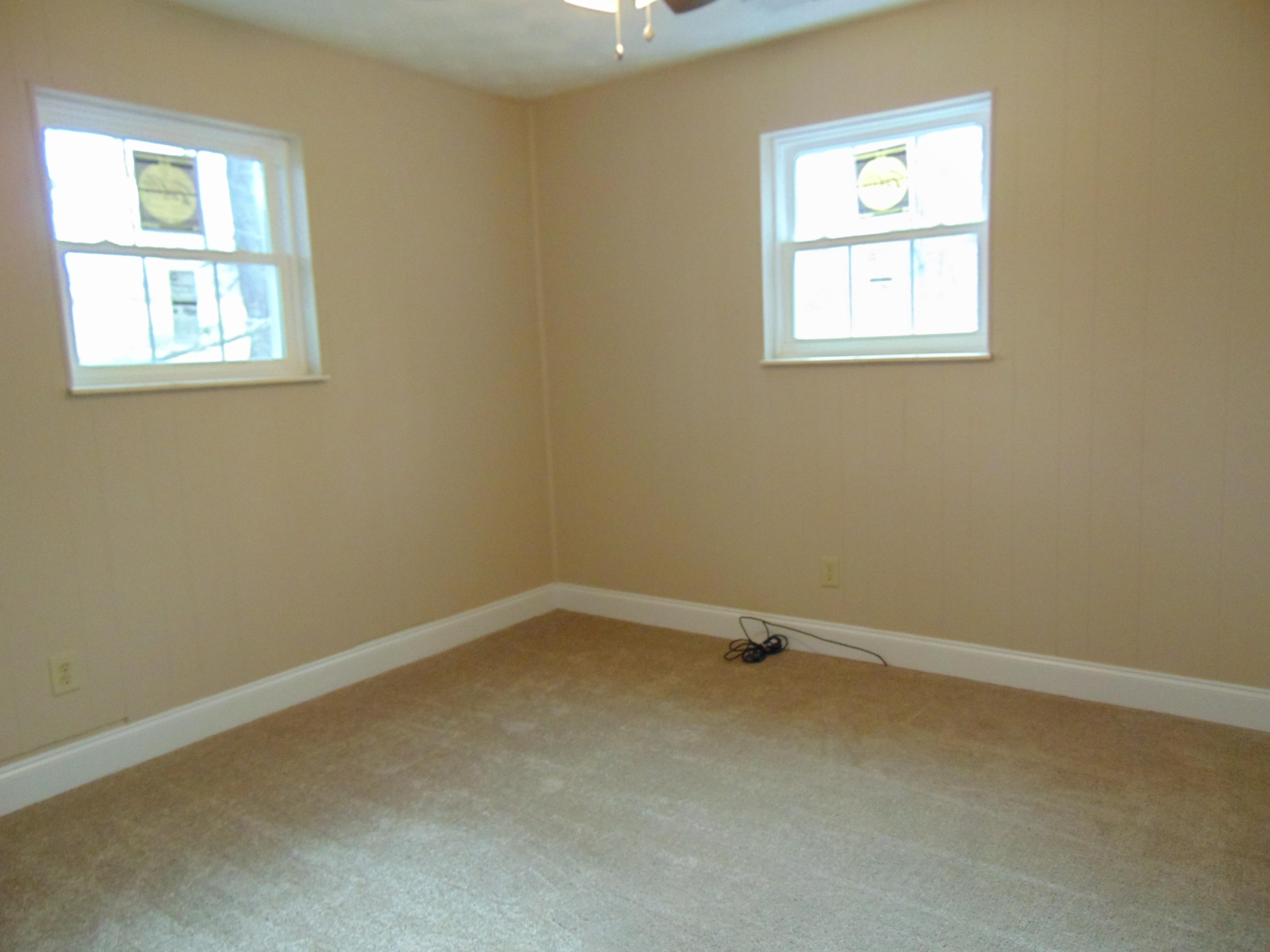 121 Chatsworth Street Harrogate, TN 37752 - Photo 10 of 16 007