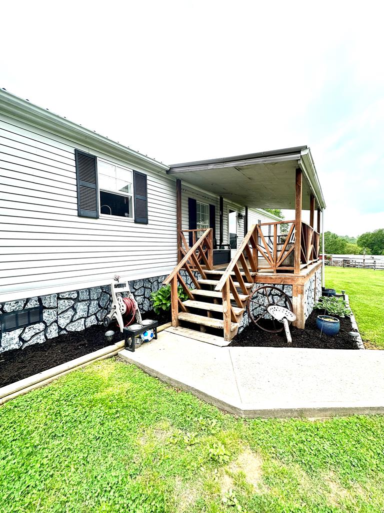 622 Thompson Road Marion, VA 24354 - Photo 5 of 48 Gallery Image 5