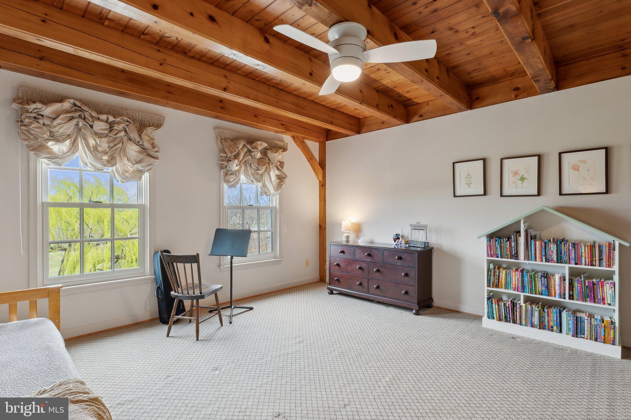 18600 Barnesville Road Barnesville, MD 20838 - Photo 43 of 108 a living room with furniture and a window