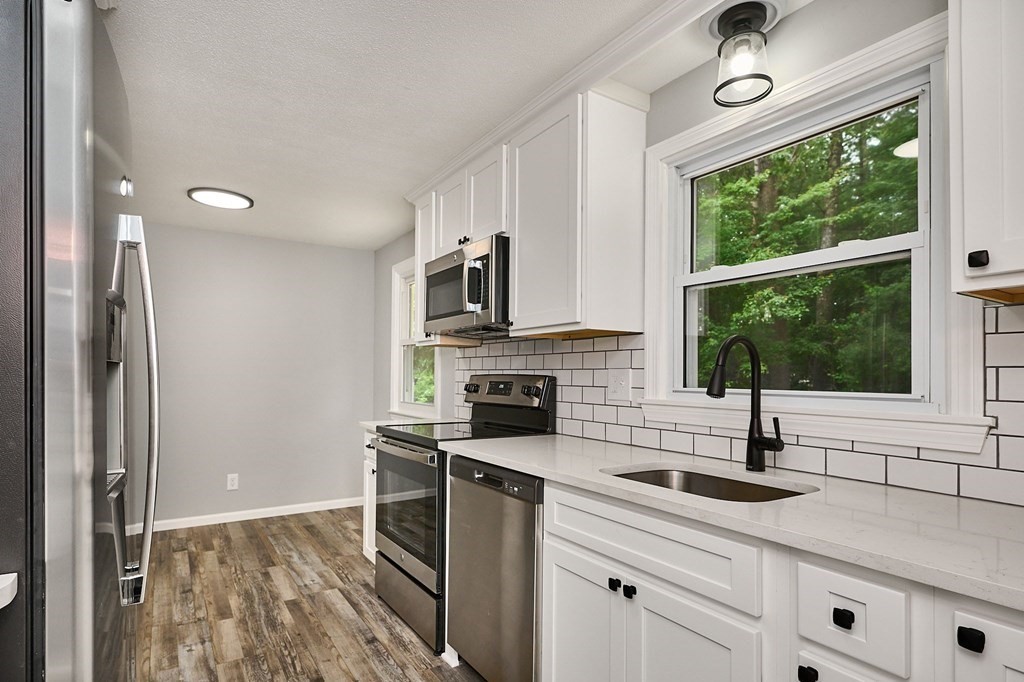 3 Old Farm Road Westfield, MA 01085 - Photo 4 of 28 Gallery Image 4