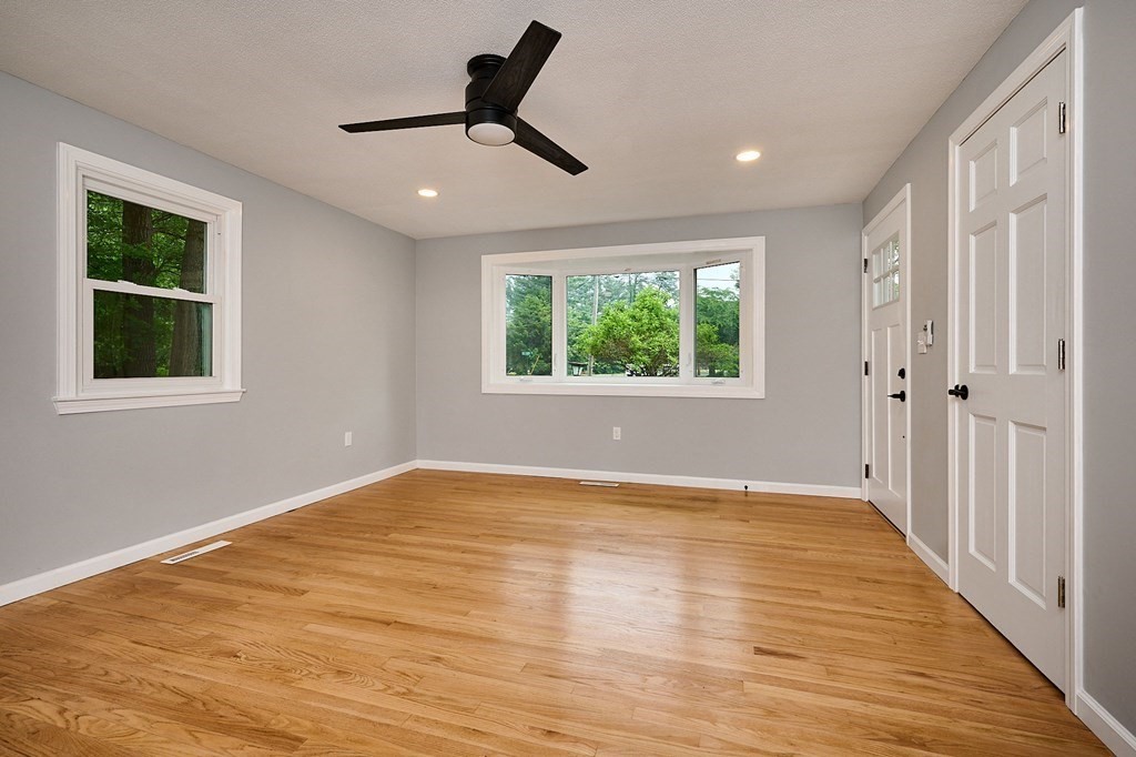 3 Old Farm Road Westfield, MA 01085 - Photo 7 of 28 Gallery Image 7