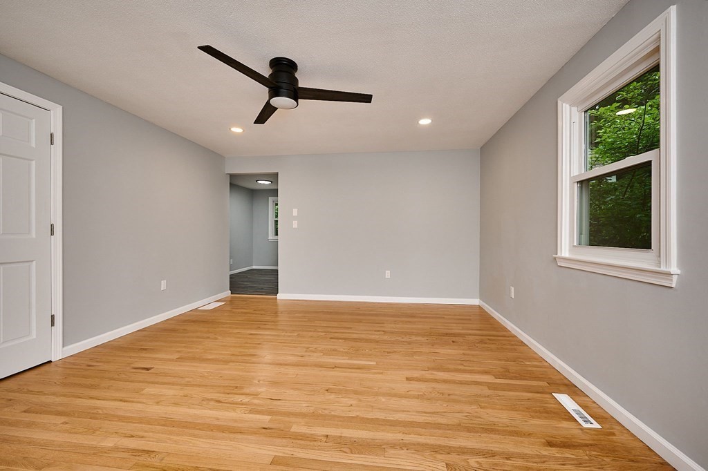 3 Old Farm Road Westfield, MA 01085 - Photo 8 of 28 Gallery Image 8