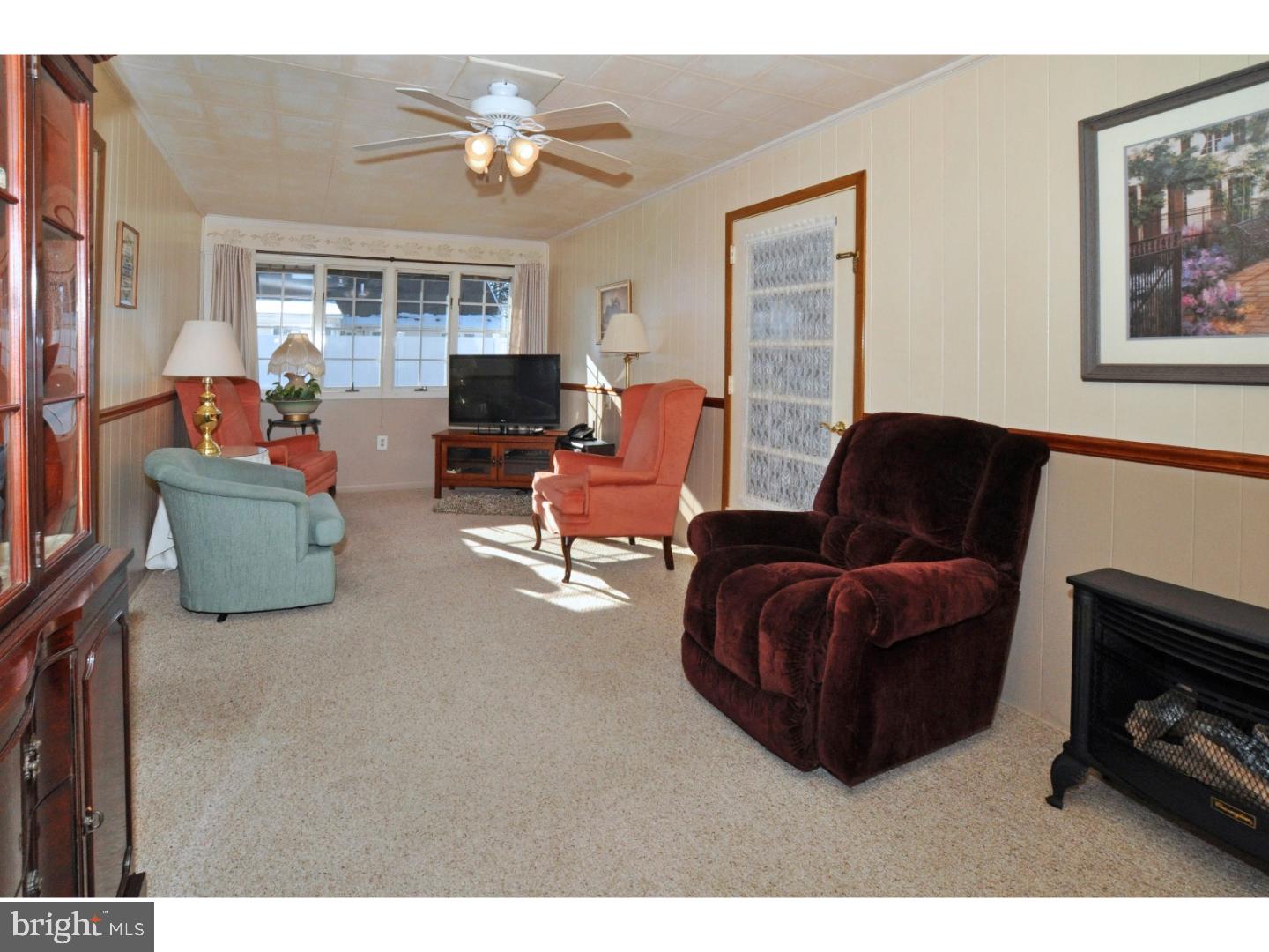804 Clarendon Road Rydal, PA 19046 - Photo 13 of 25 Family Room