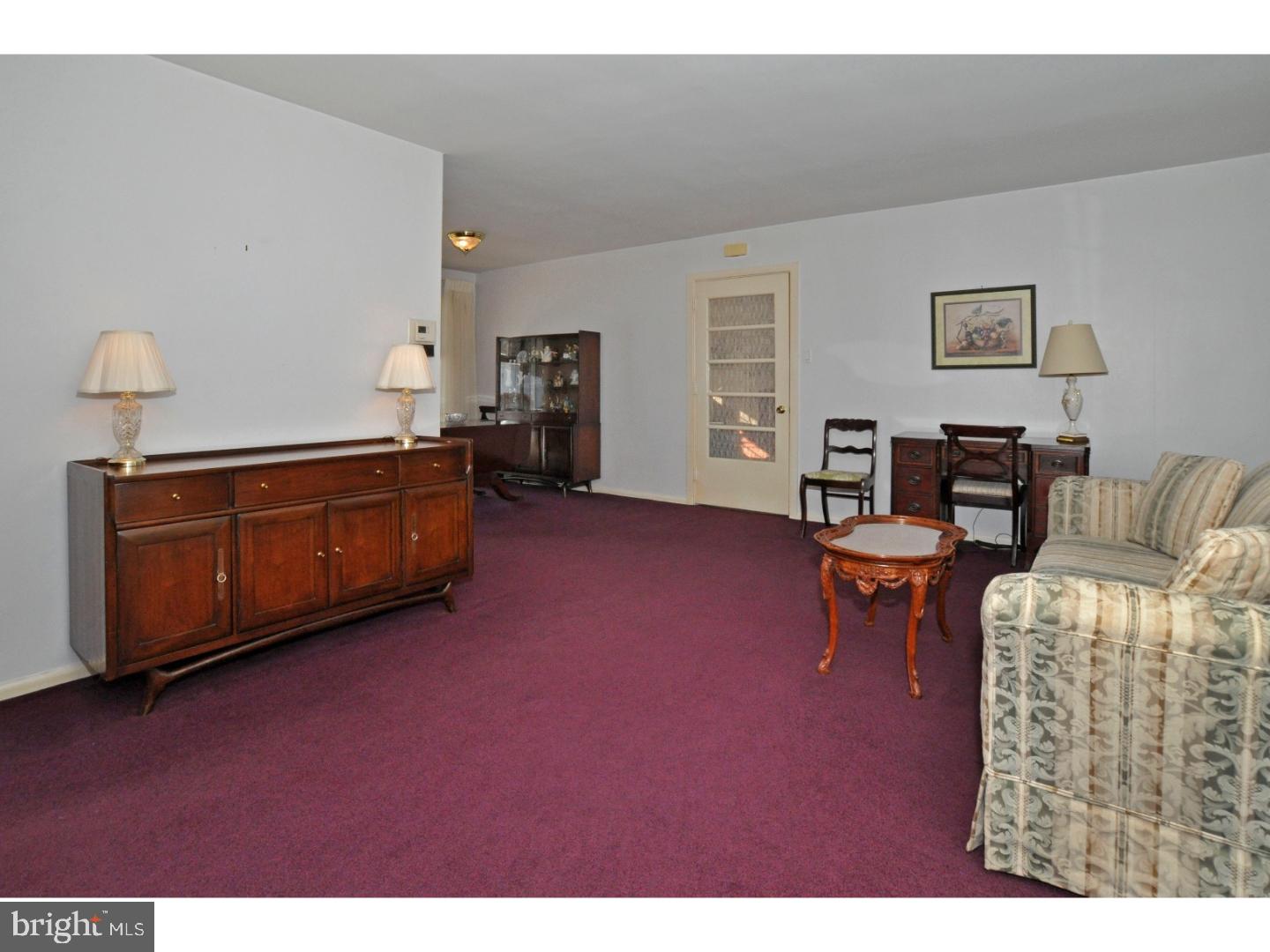 804 Clarendon Road Rydal, PA 19046 - Photo 5 of 25 Living Room