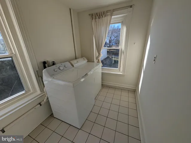 $2,000 | 105 West 3rd Avenue, Unit 2, Conshohocken, PA 19428