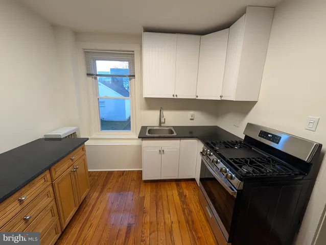 $2,000 | 105 West 3rd Avenue, Unit 2, Conshohocken, PA 19428