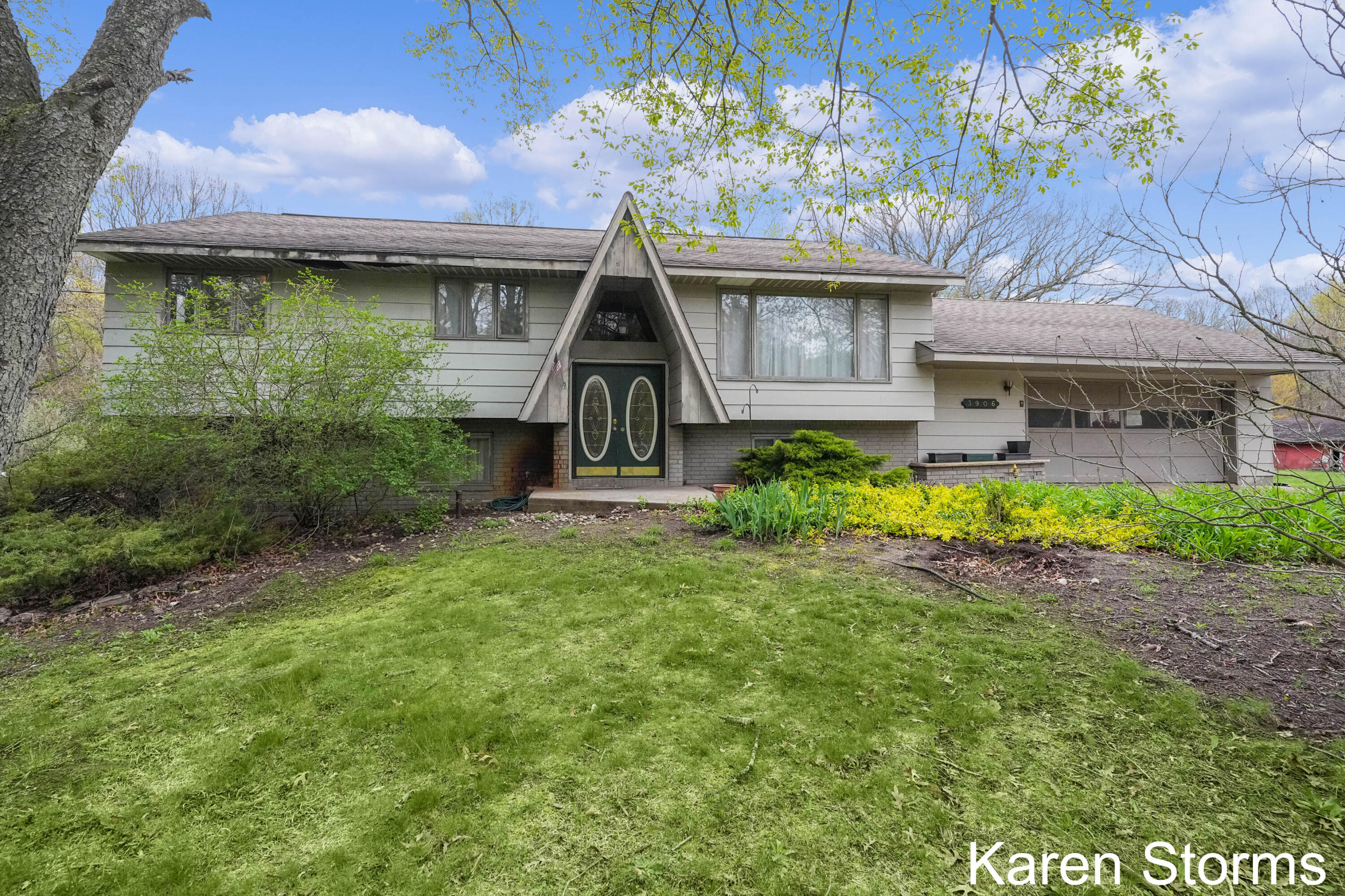 3906 East Sternberg Road Fruitport, MI 49415 - Photo 2 of 34 DSC06268