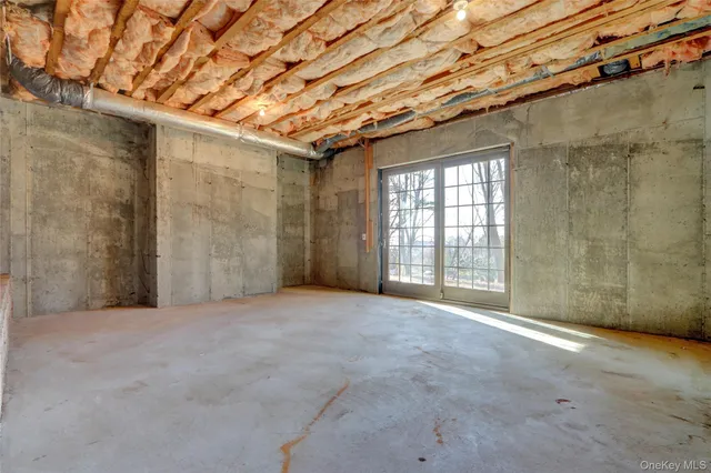 $2,690,000 | 117 Centre Island Road, Centre Island, NY 11771