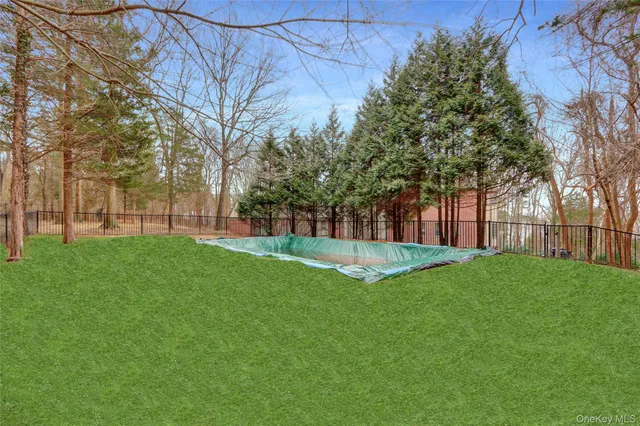 $2,690,000 | 117 Centre Island Road, Centre Island, NY 11771