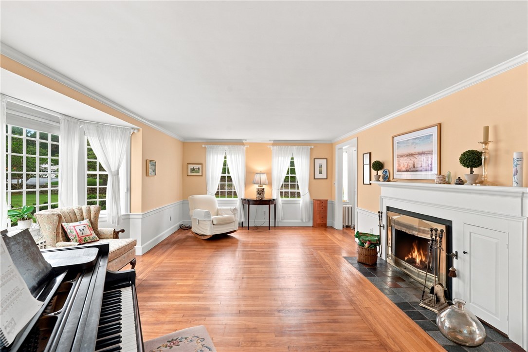 142 Ferry Road Bristol, RI 02809 - Photo 7 of 45 Gallery Image 7