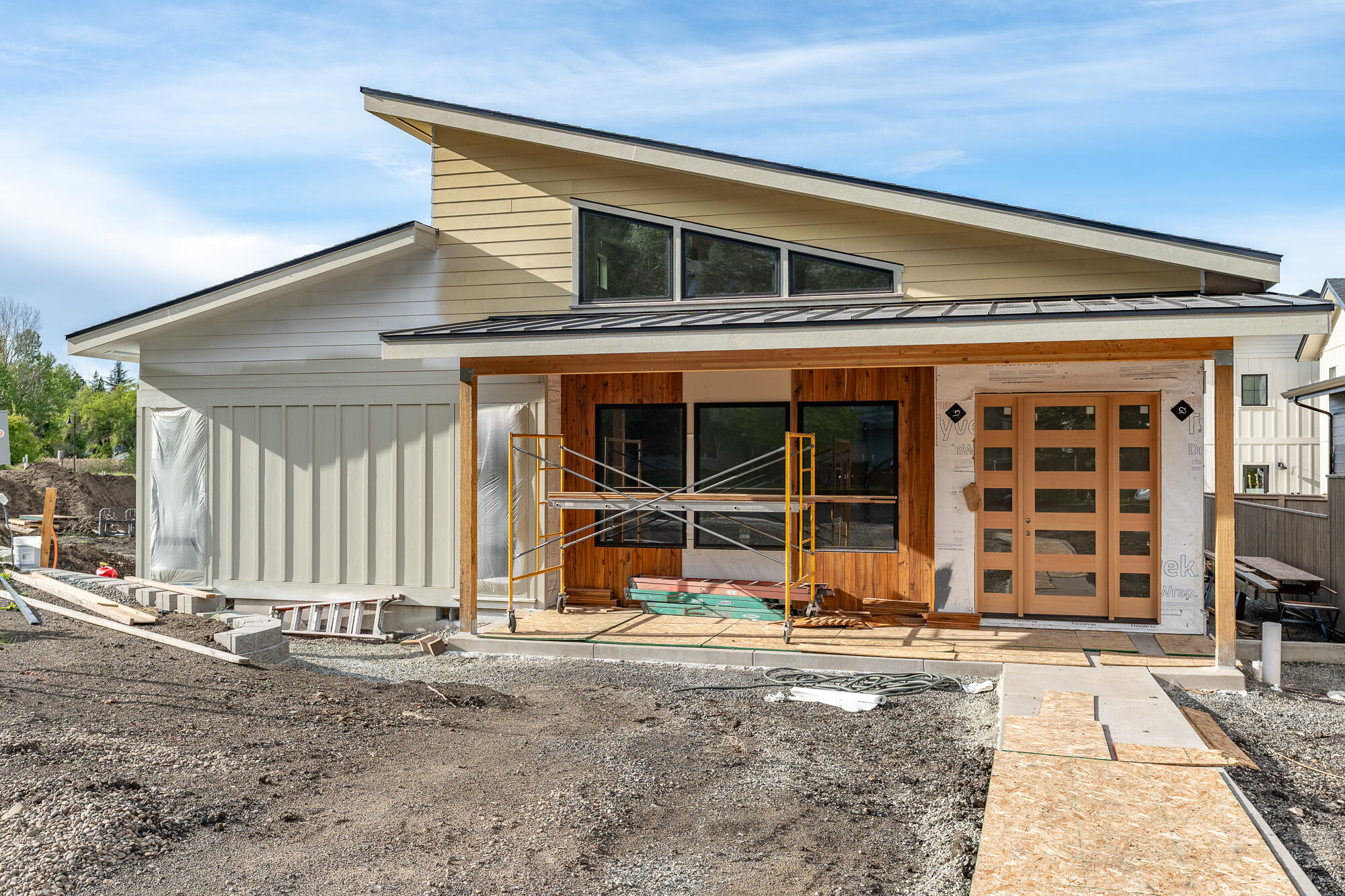 381 Clinton Street Ashland, OR 97520 - Photo 1 of 36 a front view of a house