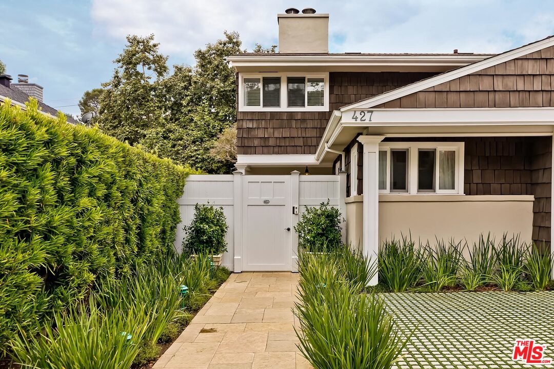 427 Sycamore Road Santa Monica, CA 90402 - Photo 2 of 44