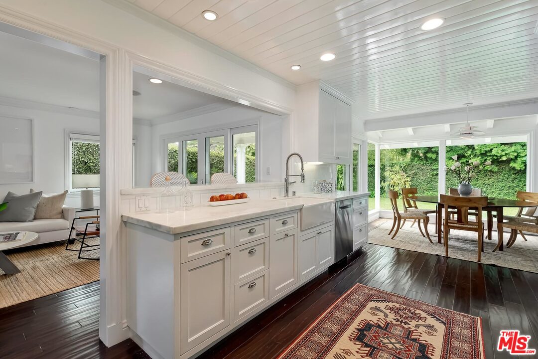 427 Sycamore Road Santa Monica, CA 90402 - Photo 14 of 44