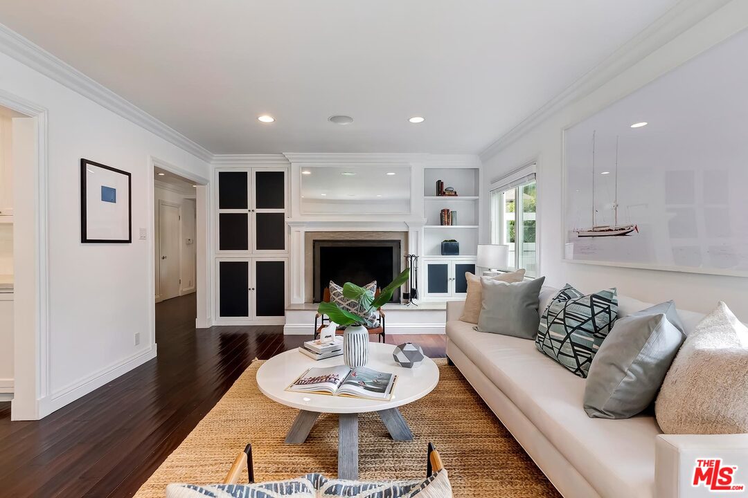 427 Sycamore Road Santa Monica, CA 90402 - Photo 25 of 44