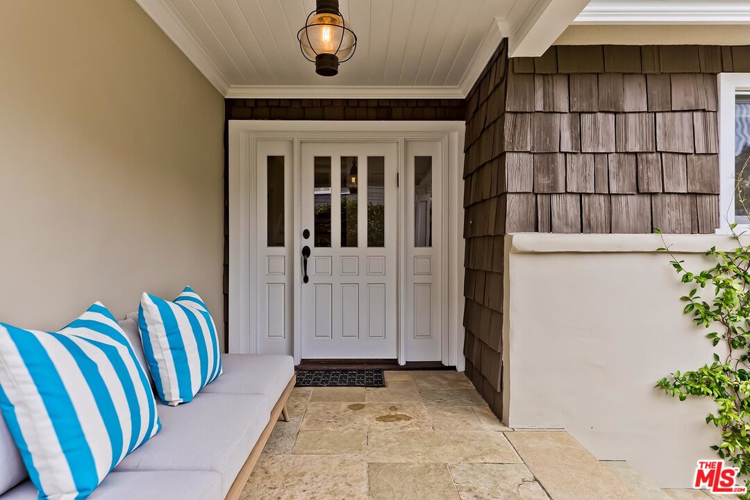 427 Sycamore Road Santa Monica, CA 90402 - Photo 4 of 44