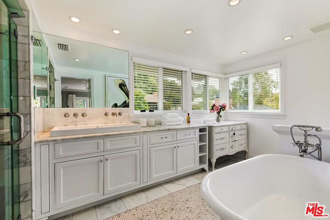 427 Sycamore Road Santa Monica, CA 90402 - Photo 33 of 44
