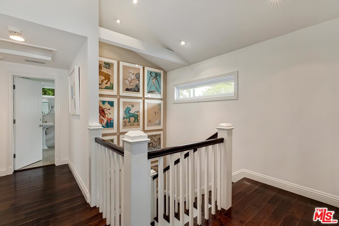 427 Sycamore Road Santa Monica, CA 90402 - Photo 36 of 44