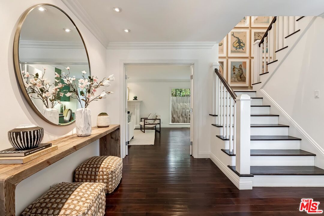 427 Sycamore Road Santa Monica, CA 90402 - Photo 5 of 44