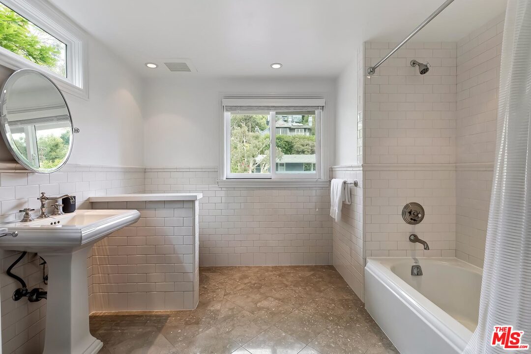 427 Sycamore Road Santa Monica, CA 90402 - Photo 42 of 44