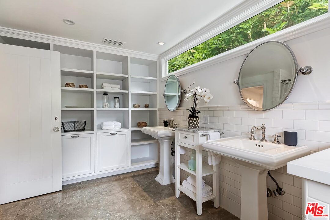 427 Sycamore Road Santa Monica, CA 90402 - Photo 43 of 44