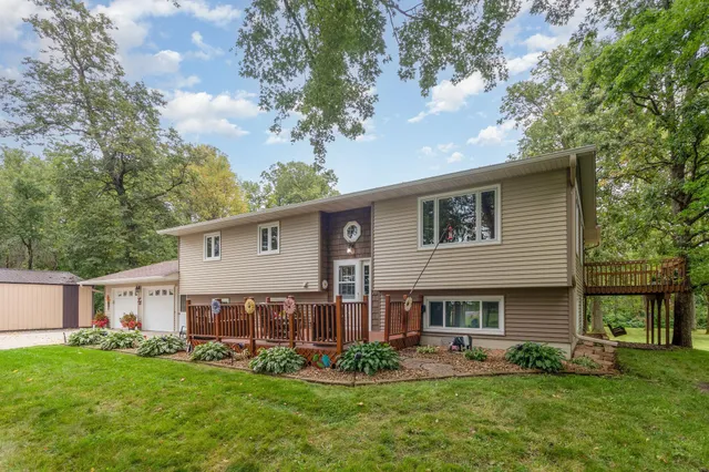 $599,900 | 4645 Halstad Avenue, Webster, MN 55088