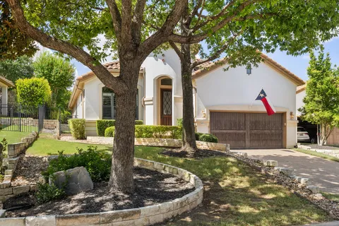 $699,900 | 11712 Red Oak Valley Lane, Austin, TX 78732