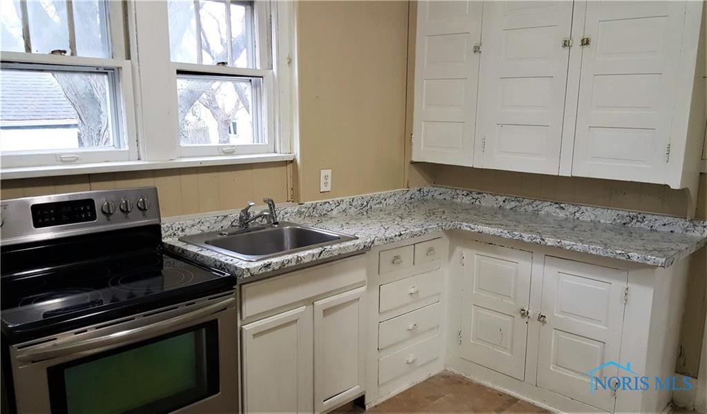 1738 Pilgrim Road Toledo, OH 43607 - Photo 2 of 26 Gallery Image 2