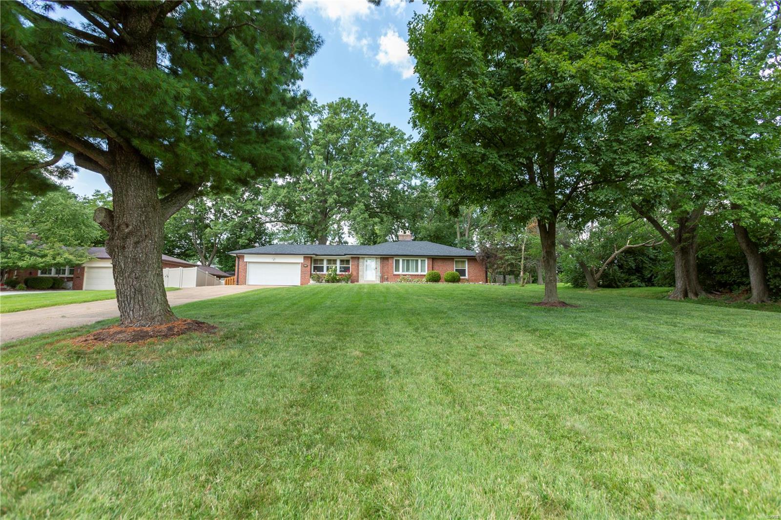8109 South Laclede Station Road St. Louis, MO 63123 - Photo 1 of 36 Gallery Image 1