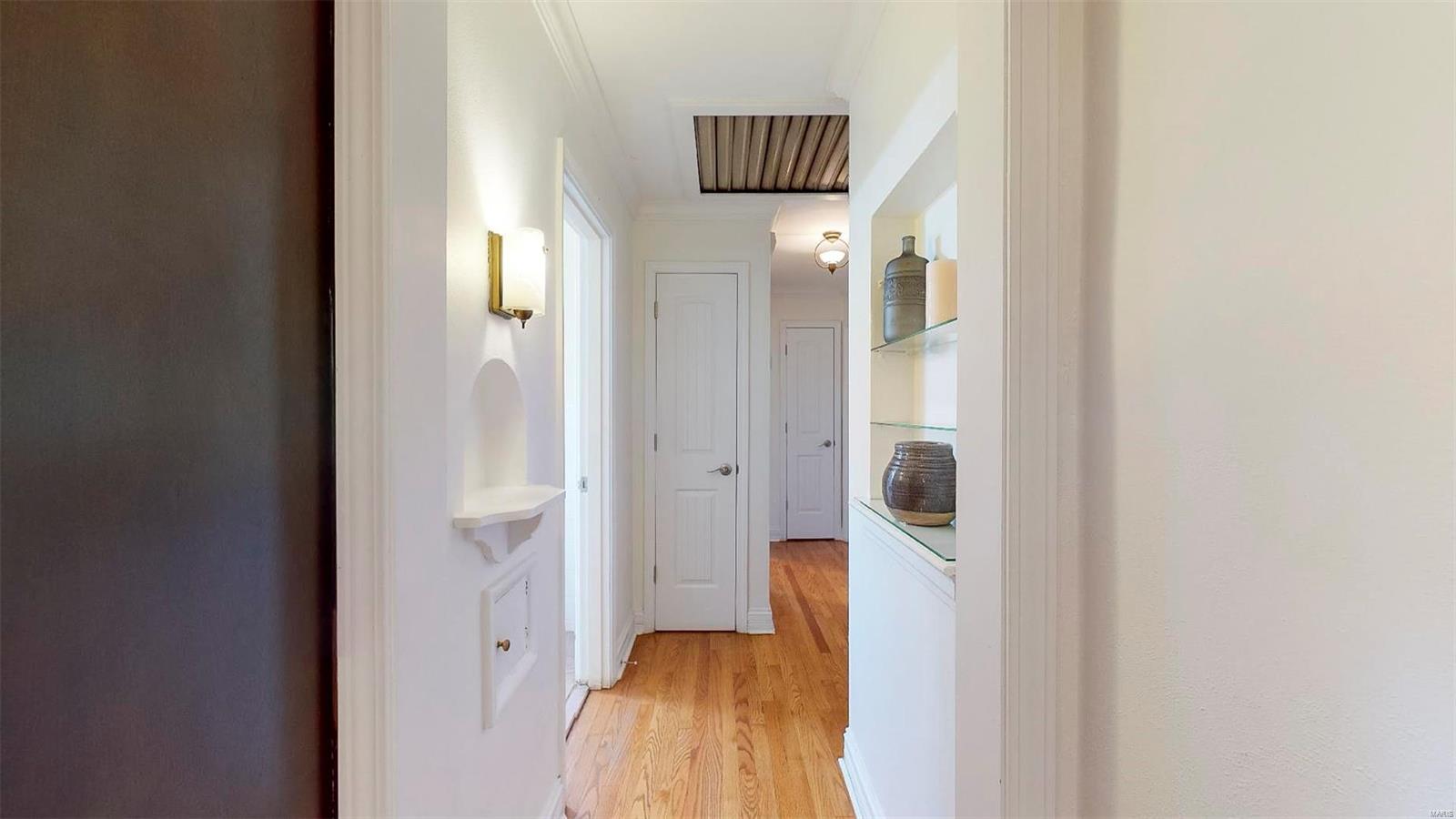 8109 South Laclede Station Road St. Louis, MO 63123 - Photo 20 of 36 Gallery Image 20