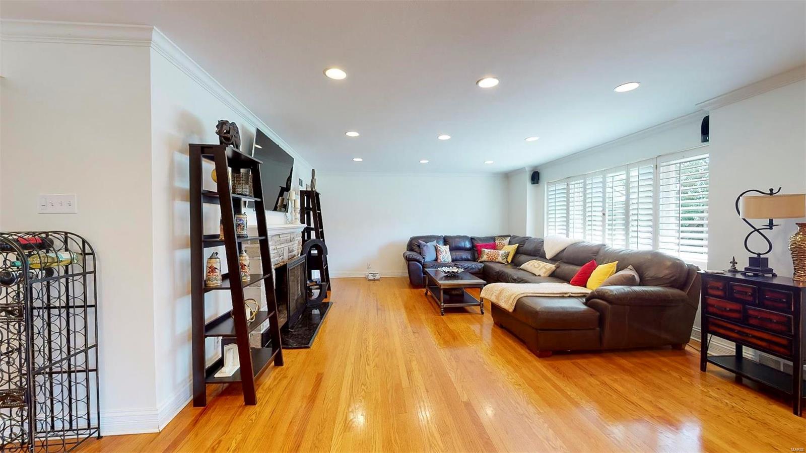 8109 South Laclede Station Road St. Louis, MO 63123 - Photo 5 of 36 Gallery Image 5