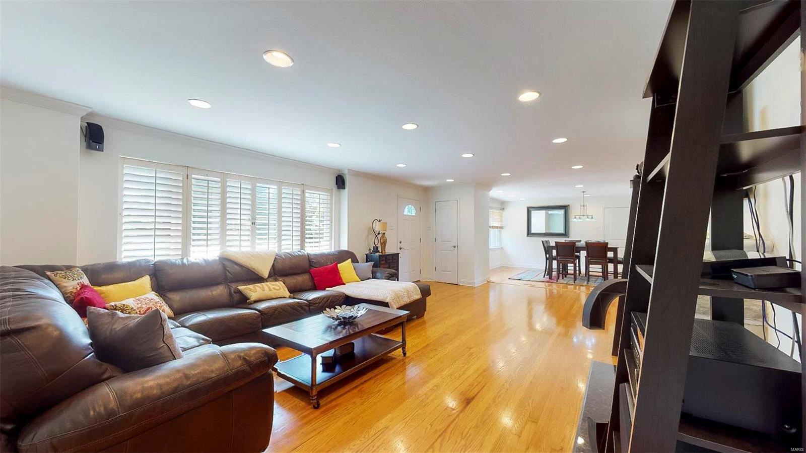 8109 South Laclede Station Road St. Louis, MO 63123 - Photo 8 of 36 Gallery Image 8