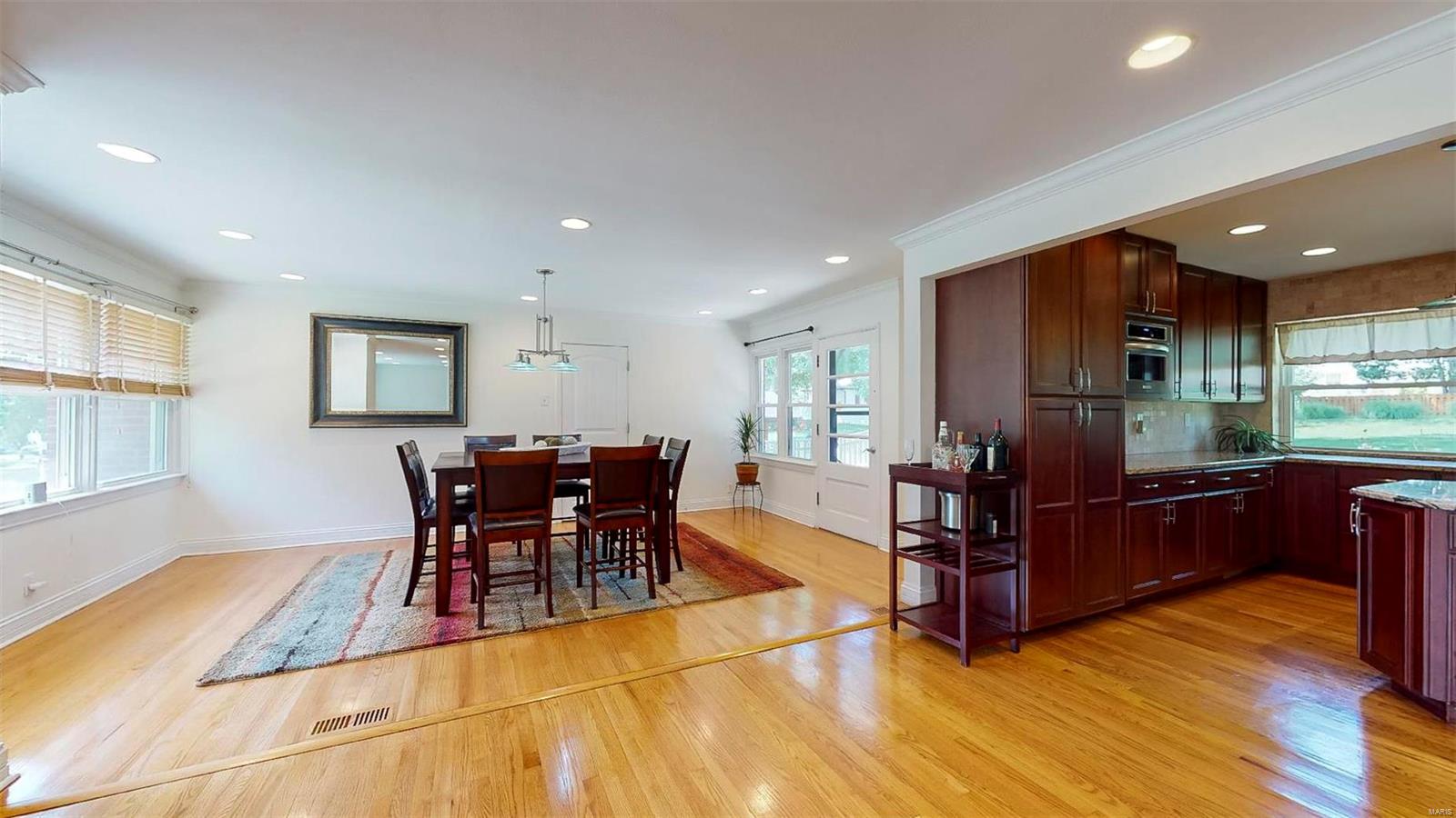 8109 South Laclede Station Road St. Louis, MO 63123 - Photo 9 of 36 Gallery Image 9