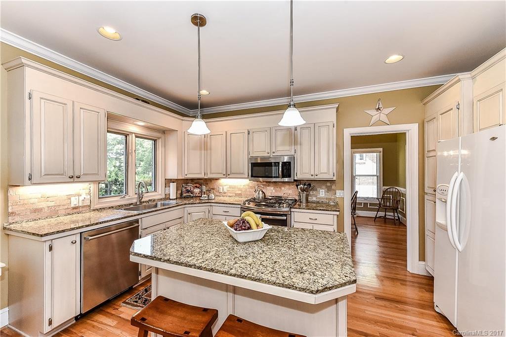 573 Beacon Knoll Lane Fort Mill, SC 29708 - Photo 8 of 23