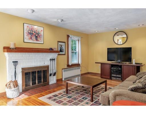 339 Russett Road Brookline, MA 02467 - Photo 3 of 17 Gallery Image 3