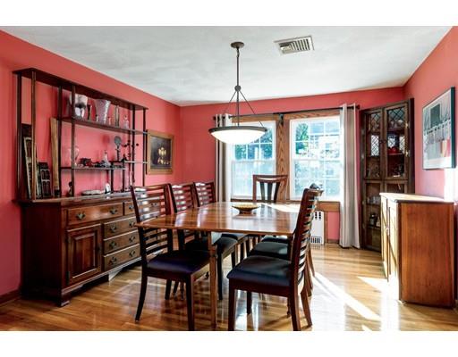 339 Russett Road Brookline, MA 02467 - Photo 5 of 17 Gallery Image 5