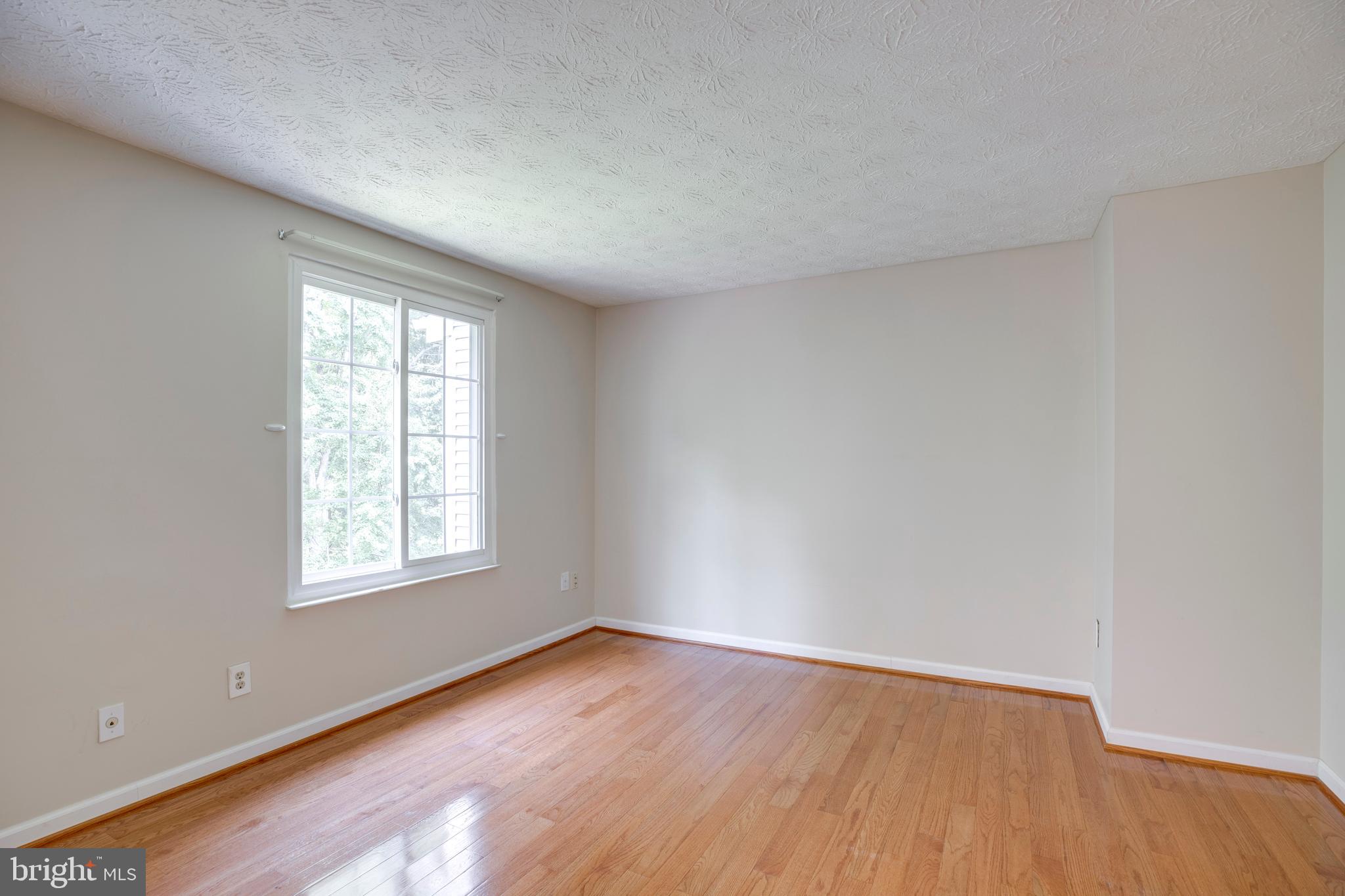 1604 Barnstead Drive Reston, VA 20194 - Photo 23 of 36