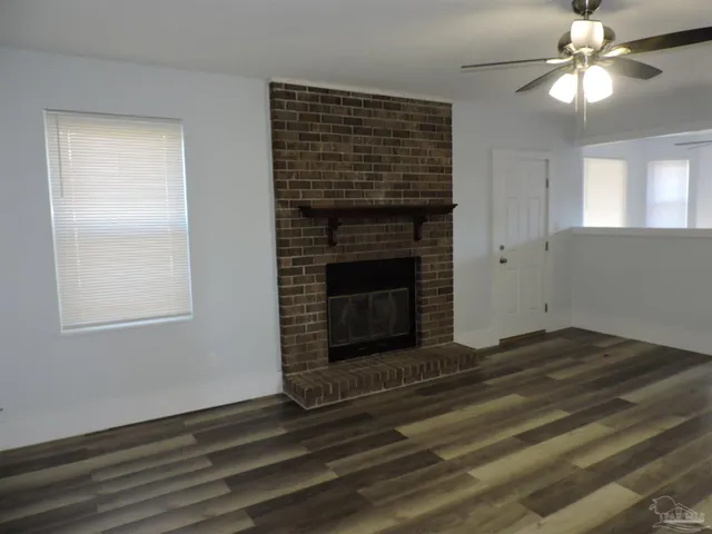 $1,700 | 526 Briarwood Drive, Pensacola, FL 32506