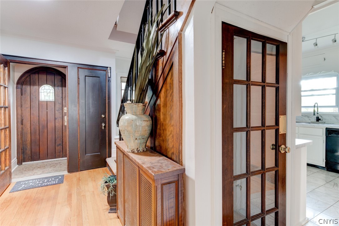 130 Circle Road Syracuse, NY 13210 - Photo 12 of 46