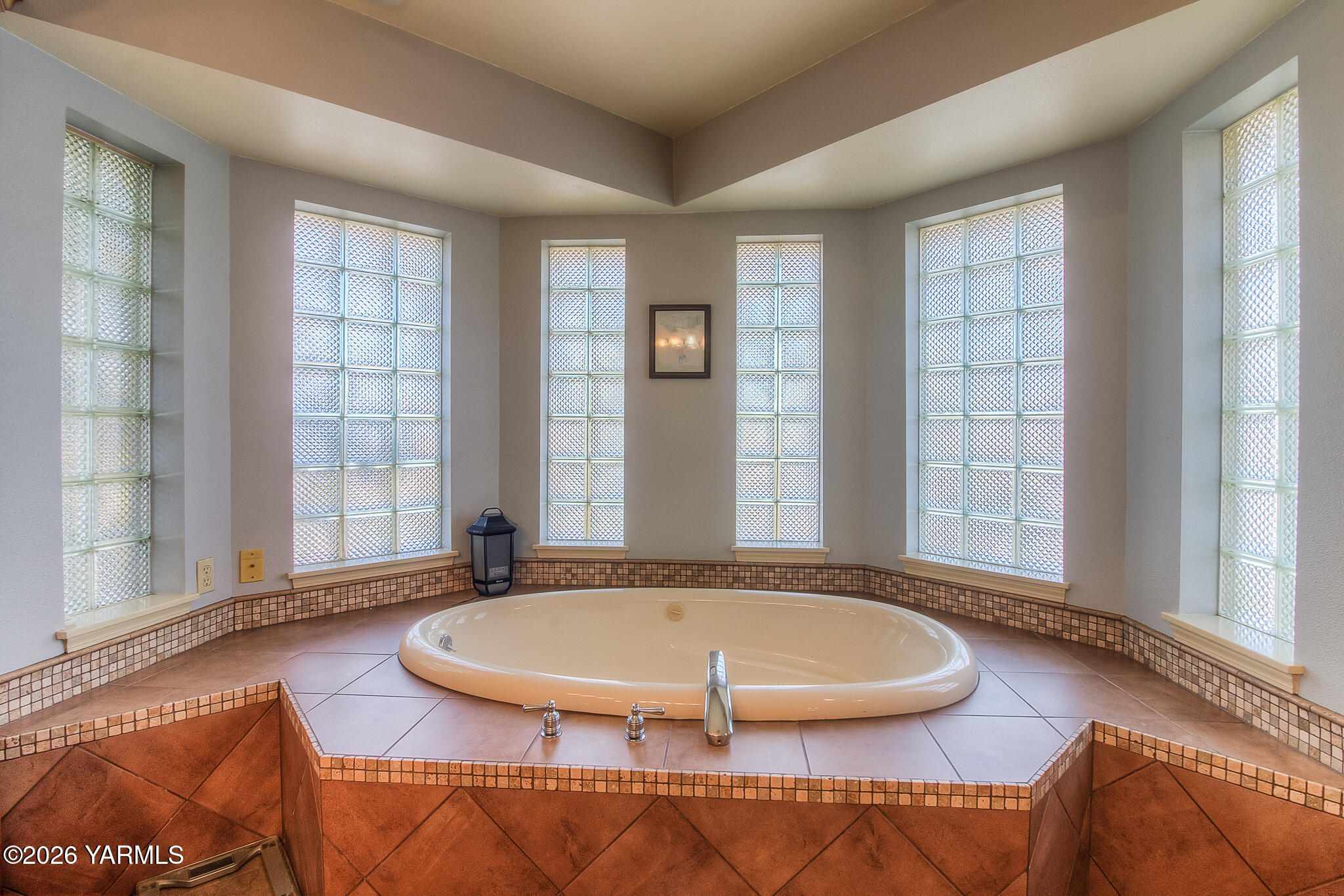 1352 Gilbert Road Zillah, WA 98953 - Photo 18 of 39 18. En-Suite