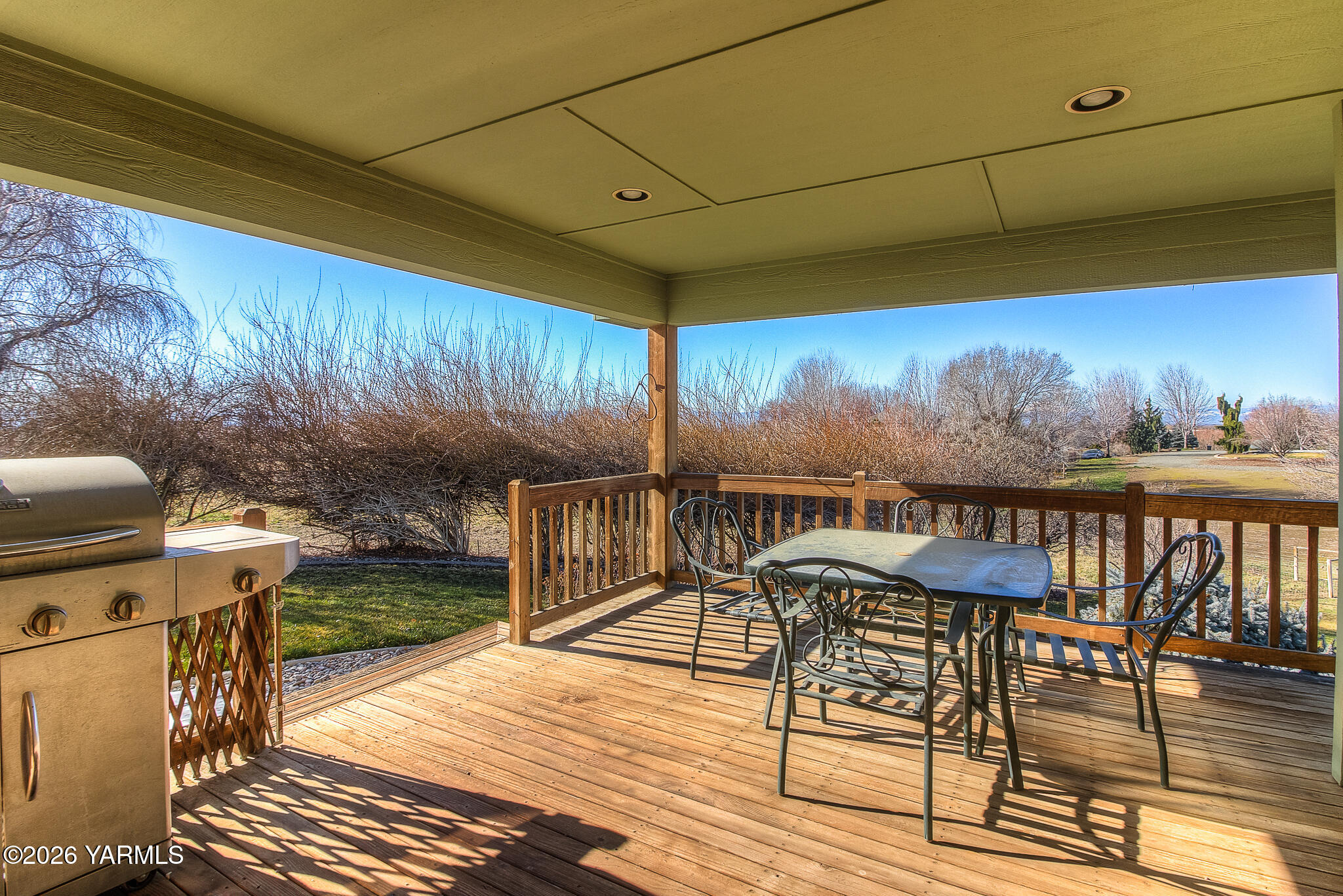 1352 Gilbert Road Zillah, WA 98953 - Photo 28 of 39 28. Deck