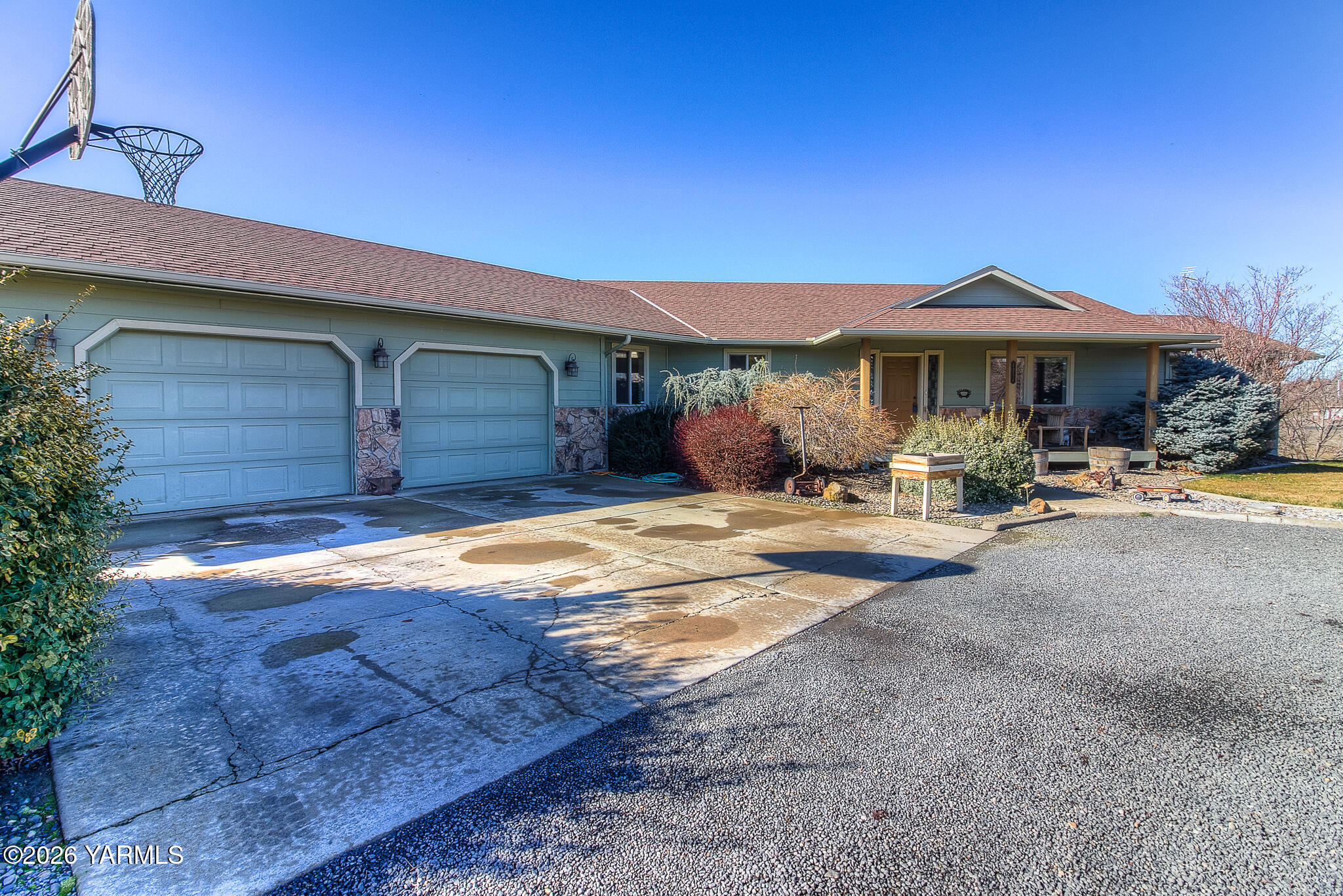 1352 Gilbert Road Zillah, WA 98953 - Photo 29 of 39 29. Front View