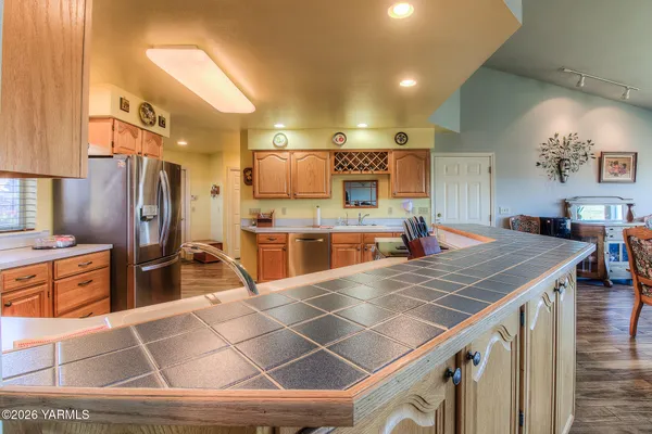 $635,000 | 1352 Gilbert Road, Zillah, WA 98953