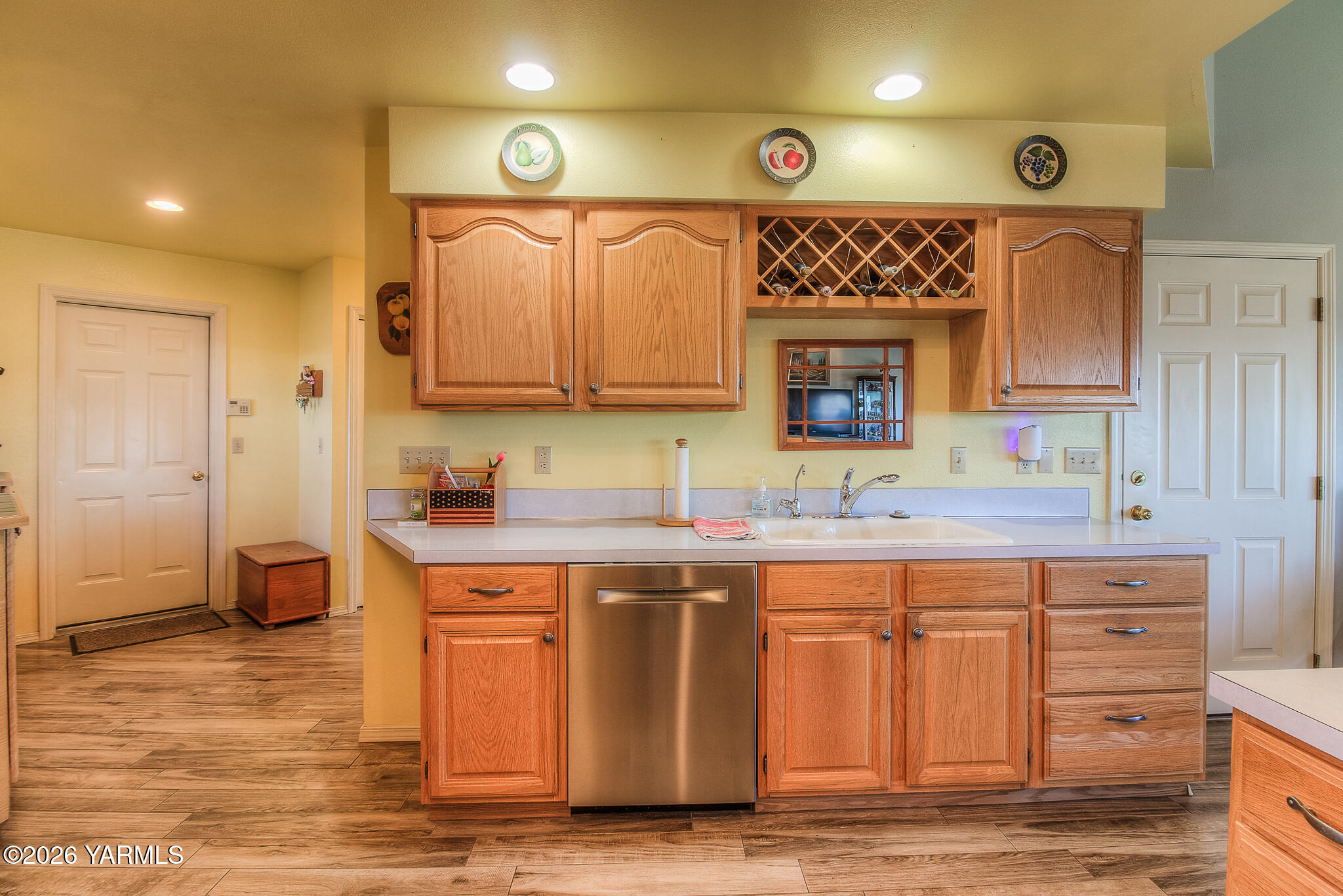 1352 Gilbert Road Zillah, WA 98953 - Photo 5 of 39 5. Kitchen