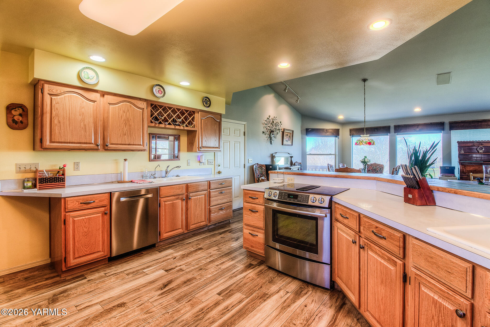 1352 Gilbert Road Zillah, WA 98953 - Photo 6 of 39 6. Kitchen