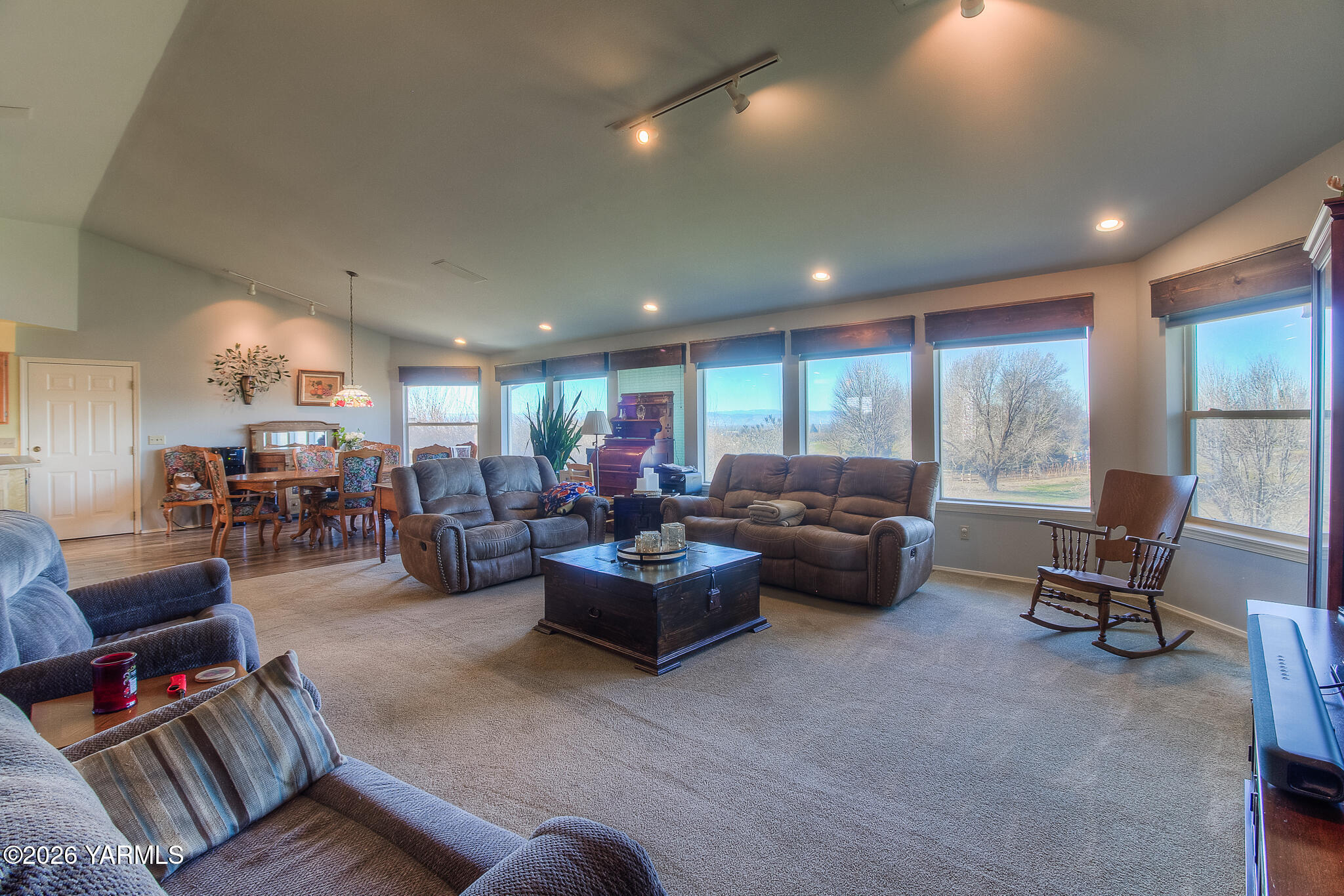 1352 Gilbert Road Zillah, WA 98953 - Photo 9 of 39 9. Living Room