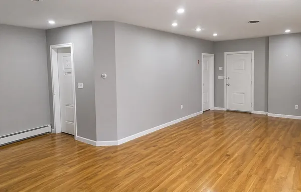 $4,300 | 898 Huntington Avenue, Unit 3, Boston, MA 02115